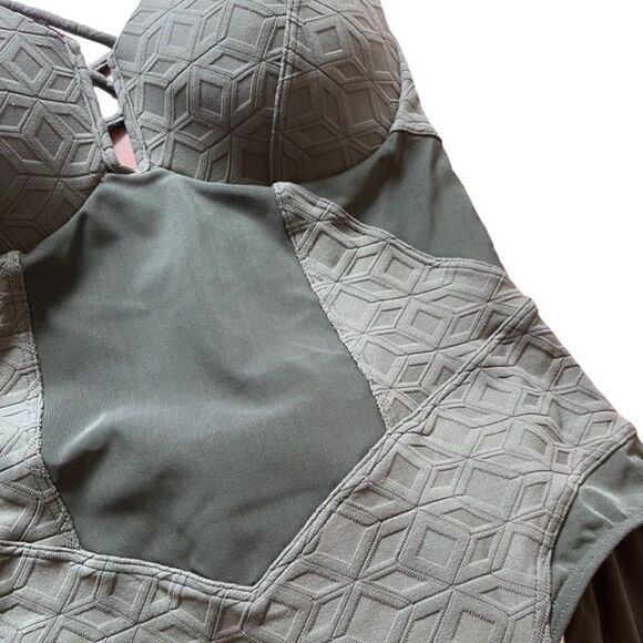 Robyn Lawley Swimsuit (Curves) Olive Green Jacquard Print Size 16 - Picture 6 of 10